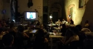 Salotto sotto le stelle: presentazione del libro ‘Michael Miller, il primo petalo’ di David Lucarelli Salotto sotto le stelle: presentazione del libro ‘Michael Miller, il primo petalo’ di David Lucarelli