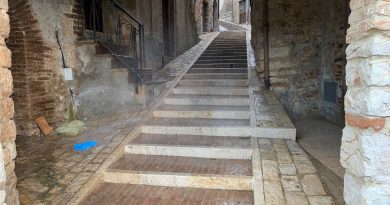 Santa Restituta, disagi a causa della rottura di un tubo d’acqua Santa Restituta, disagi a causa della rottura di un tubo d’acqua